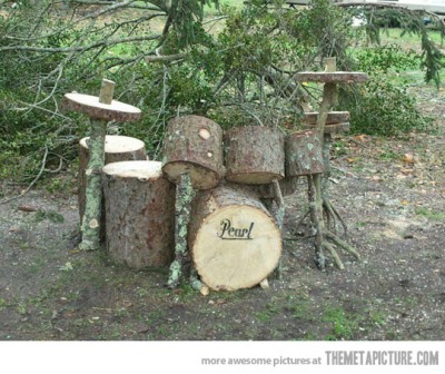 funny-drum-set-made-of-tree-logs.jpg